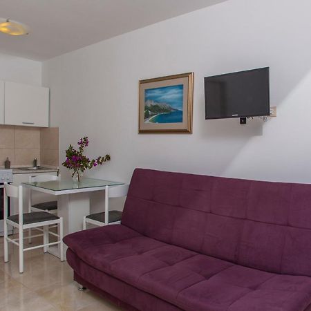 Apartments Lara Podgora Bagian luar foto