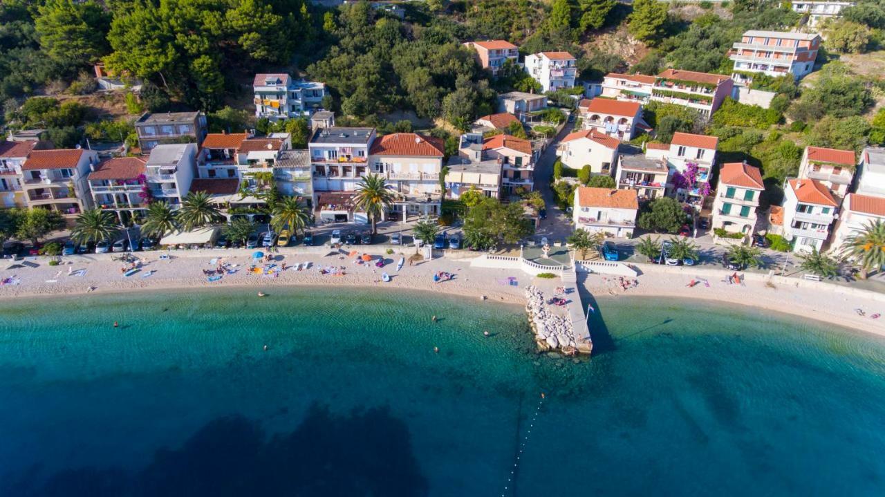 Apartments Lara Podgora Bagian luar foto
