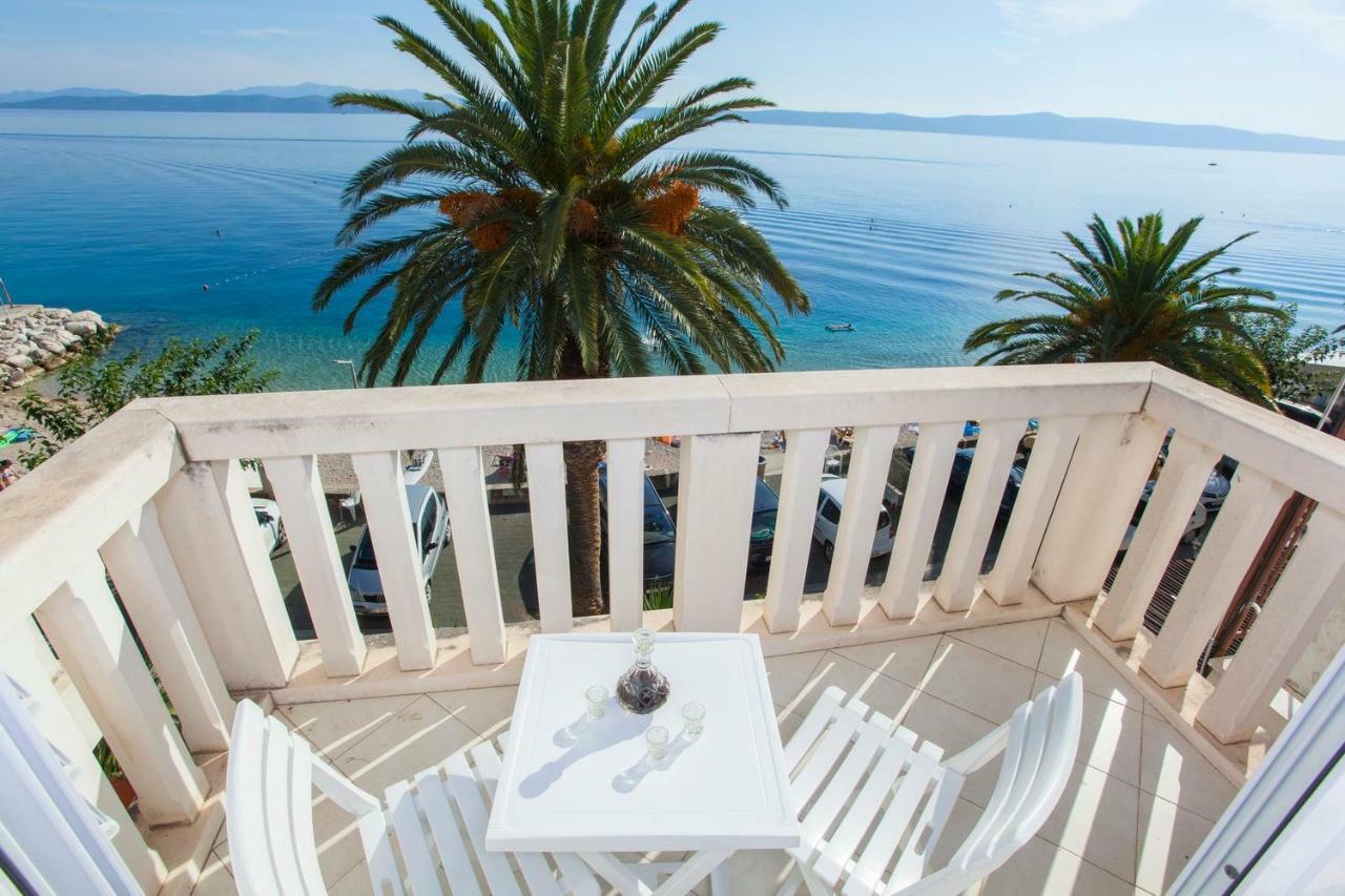 Apartments Lara Podgora Bagian luar foto