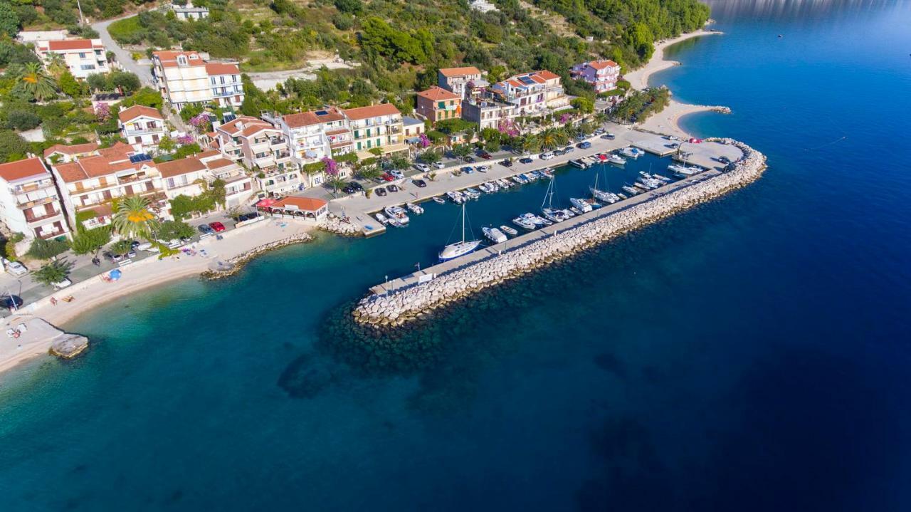 Apartments Lara Podgora Bagian luar foto