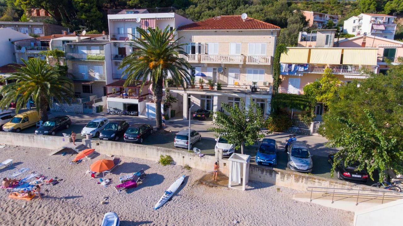 Apartments Lara Podgora Bagian luar foto