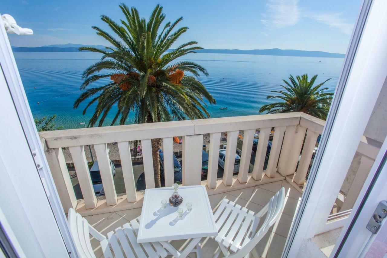 Apartments Lara Podgora Bagian luar foto