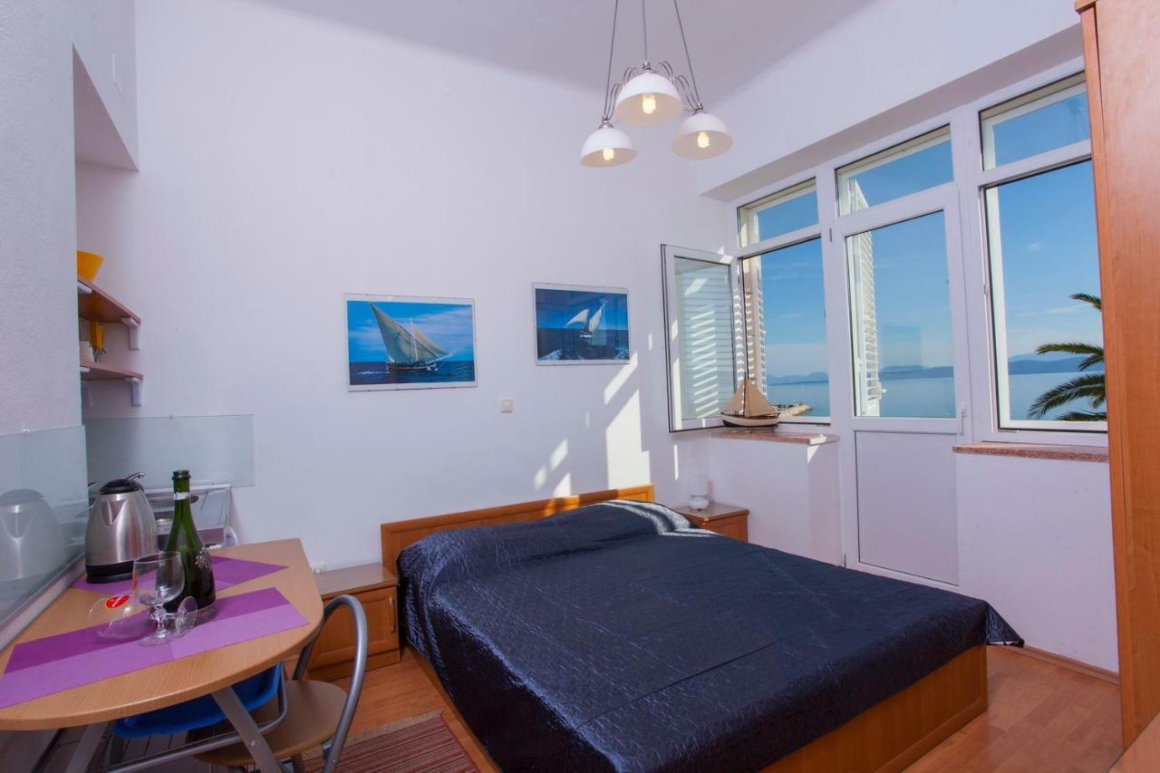 Apartments Lara Podgora Bagian luar foto
