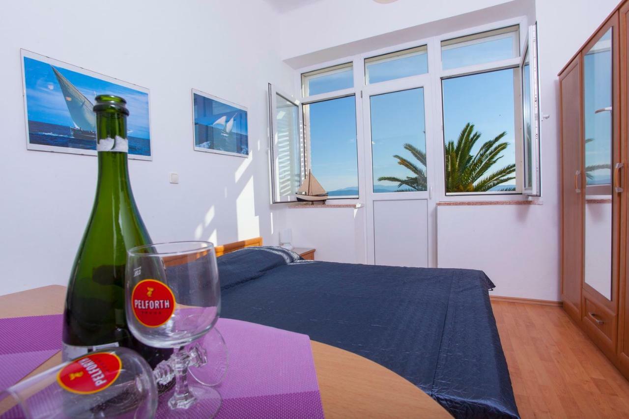 Apartments Lara Podgora Bagian luar foto